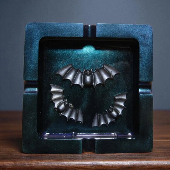 NEW Halloween Vampire Bat Ashtray or Trinket Dish. - Picture 1 of 9